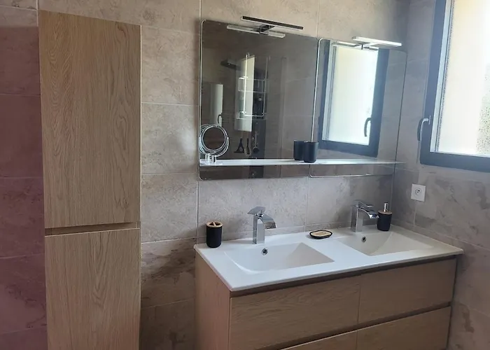 아파트 Only Option Spa, Sauna Et Piscine 카스넬사라생