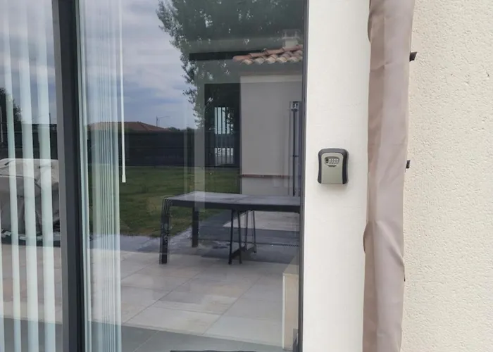 Only Option Spa, Sauna Et Piscine 아파트 카스넬사라생